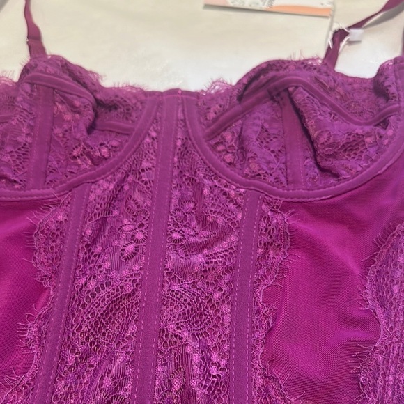 Purple Lace Bra with Contoured Support and Adjustable Straps - Picture 2 of 9